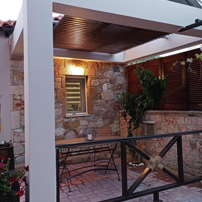 Boutique Eptalofos 15Min From Airport And Sea Lägenhet Kouvarás Exteriör bild
