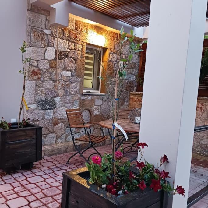 Boutique Eptalofos 15Min From Airport And Sea Lägenhet Kouvarás Exteriör bild