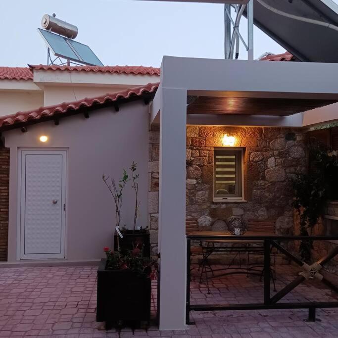 Boutique Eptalofos 15Min From Airport And Sea Lägenhet Kouvarás Exteriör bild