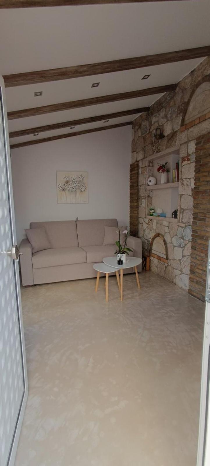 Boutique Eptalofos 15Min From Airport And Sea Lägenhet Kouvarás Exteriör bild
